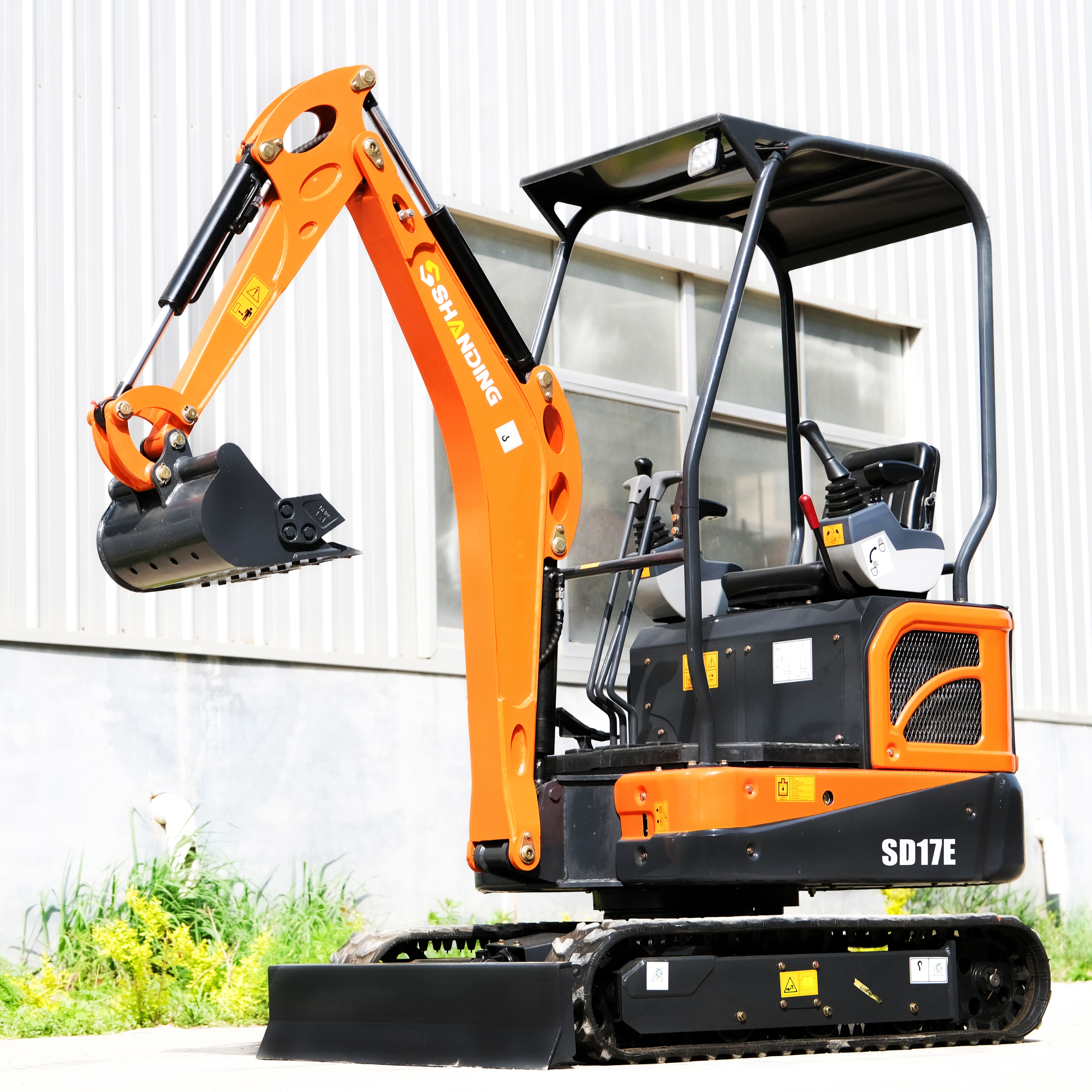 High-efficiency small excavator SD17E, greatly improving operational efficiency